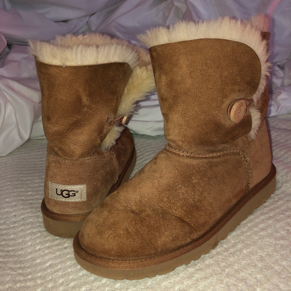 UGGs - Picture 2 of 8